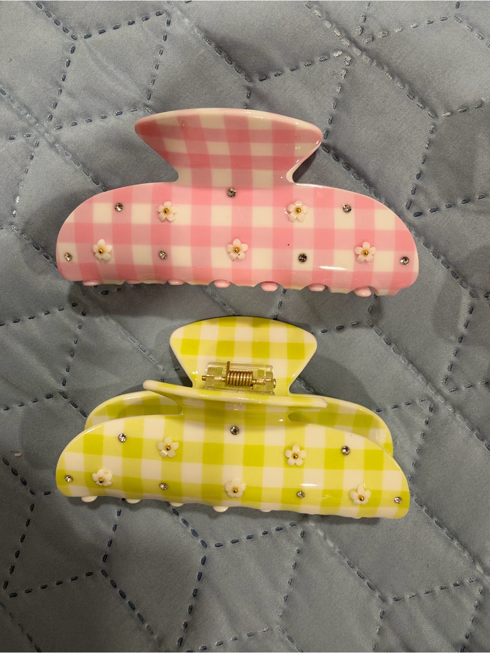 23 Assorted Clips - Picture 5 of 10
